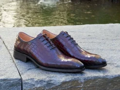 Crocodile Embossed Calfskin Lace-Up Oxford Burgundy