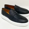 Style: 811200-Black
