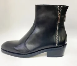 Style: 662-Black