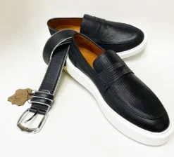 Style: 811200-Black
