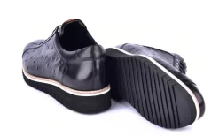 Style: 4005-Black Ostrich