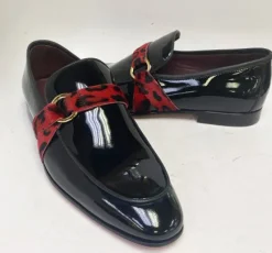 Style: 22261-Black/Red