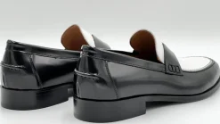 Style: 38154-Black/White