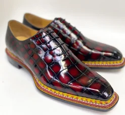 Style: Ghost-Burgundy