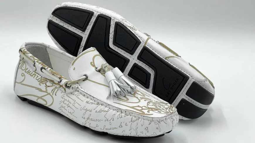 Style: Graffiti-White