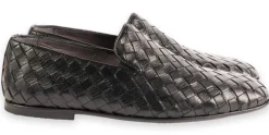 Style: Veneta-Black