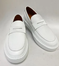 Style: 811200-White