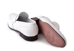 Style: 3470-White